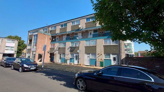 2 Bedroom Flat To Rent In Wellesley Road, Croydon, CR0