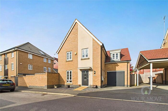 4 Bedroom Detached House For Sale In Canal Way, Pineham Lock, Northampton, NN4