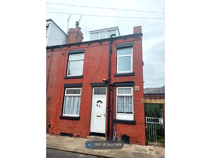 2 Bedroom Terraced House To Rent In Barkly Place, Leeds, LS11