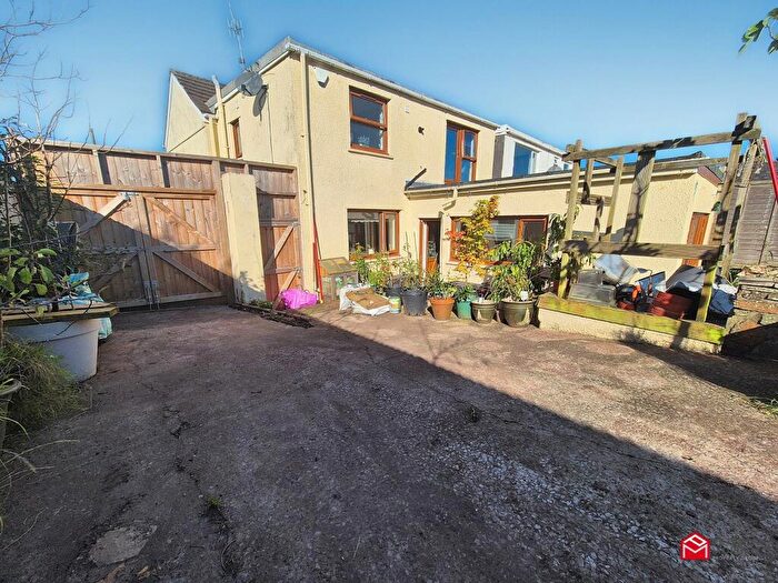 3 Bedroom Semi-Detached House For Sale In Waun Road, Loughor, Swansea, City And County Of Swansea., SA4