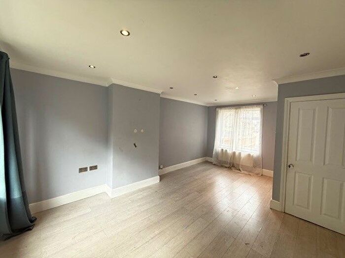 3 Bedroom Property To Rent In Bridger Close, Watford, WD25