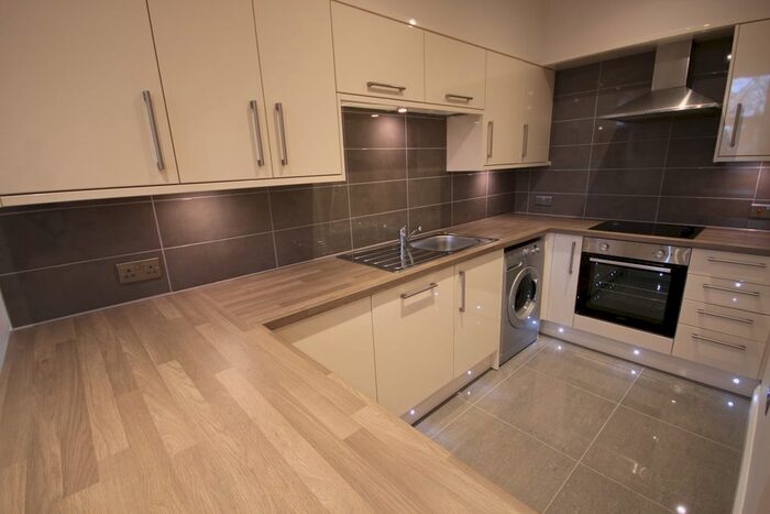 2 Bedroom Flat To Rent In Headingley Lane, Headingley, Leeds, LS6