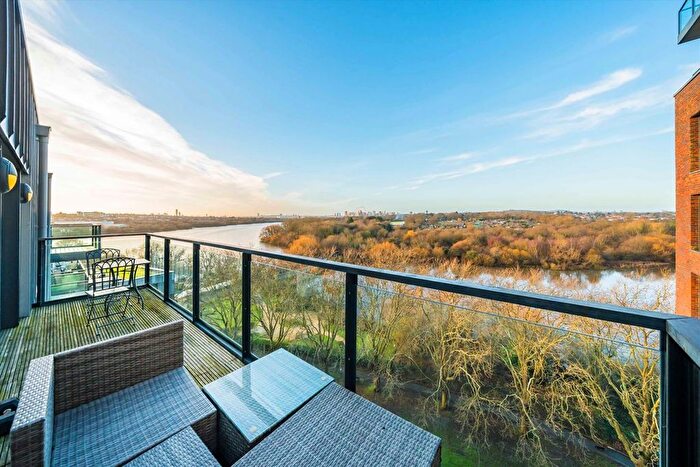 2 Bedroom Flat For Sale In Shearwater Drive, London, NW9