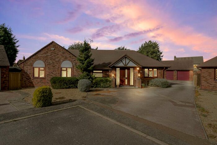 5 Bedroom Detached House For Sale In The Paddocks, Peterborough, PE7