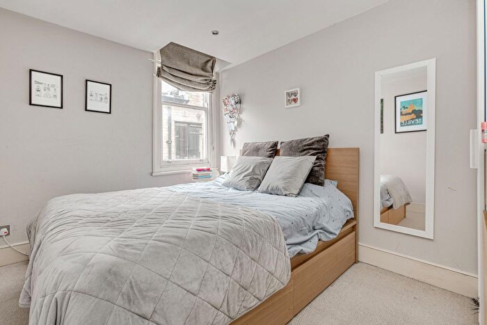 3 Bedroom Flat To Rent In New Kings Road, Hurlingham, SW6