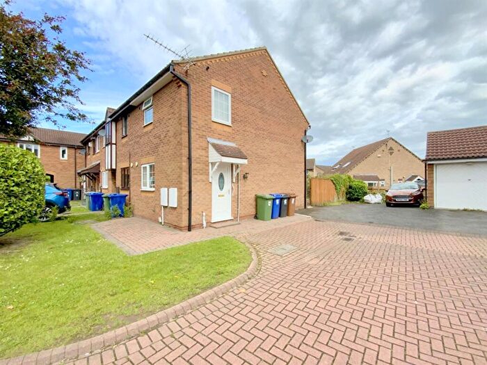 2 Bedroom Terraced House For Sale In Deene Close, Grimsby, DN34