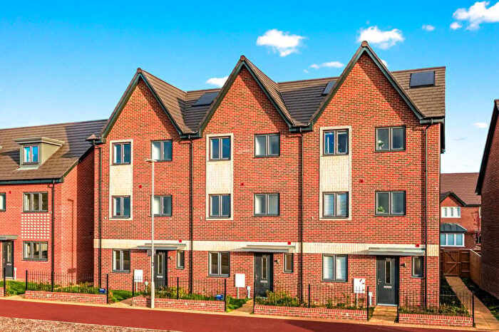 4 Bedroom Property To Rent In Barrosa Way, Whitehouse, Milton Keynes, MK8