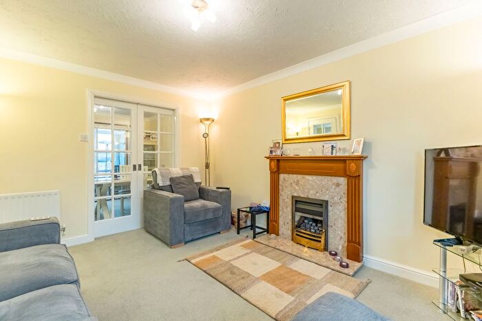 3 Bedroom Detached House For Sale In Blacksmiths Fold, Almondbury, Huddersfield, HD5