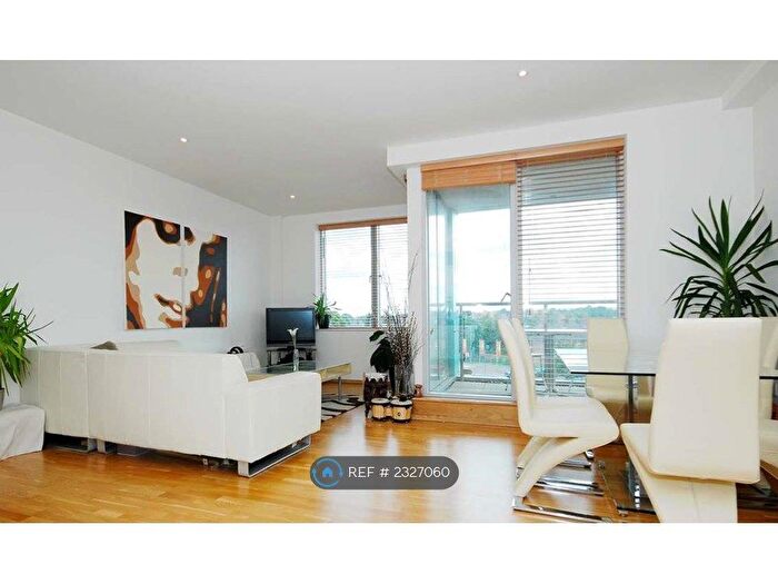 2 Bedroom Flat To Rent In Bardolph Road, Richmond, TW9