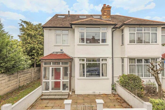 5 Bedroom Property To Rent In Cardiff Road, London, W7