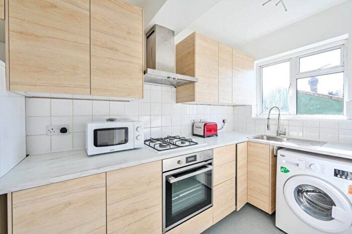 4 Bedroom Flat For Sale In Ewell Road, Surbiton, KT6