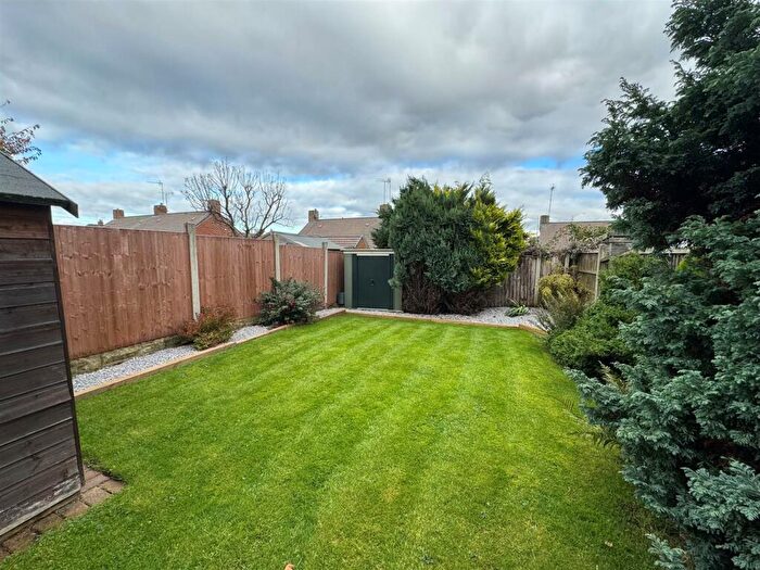 2 Bedroom Semi-Detached House For Sale In Gateford Glade, Worksop, S81