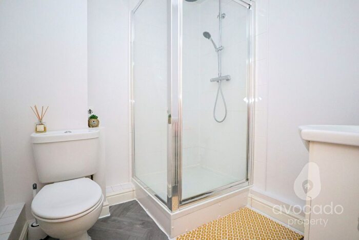 2 Bedroom Flat For Sale In Farnborough Road, Farnborough, Hampshire, GU14