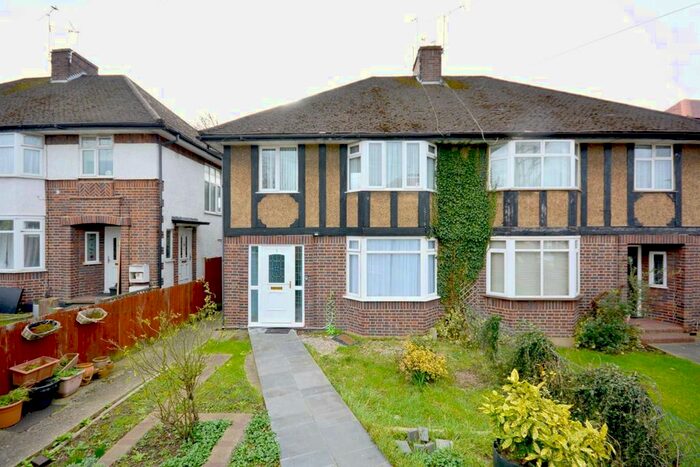 1 Bedroom Maisonette To Rent In Selborne Gardens, London, NW4