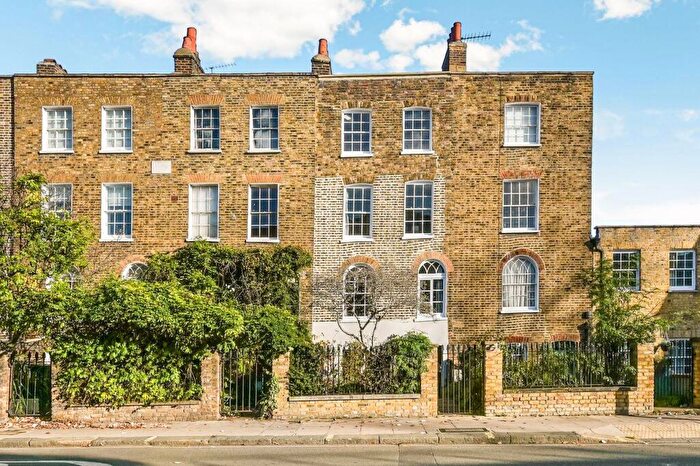 3 Bedroom Terraced House For Sale In Highgate Road, Kentish Town, NW5
