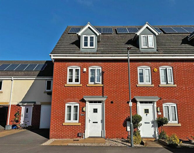 4 Bedroom Terraced House For Sale In Canners Way, Stratford-Upon-Avon, CV37