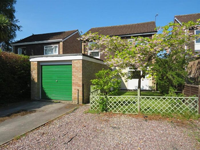3 Bedroom Detached House For Sale In Downlands Road, Devizes, SN10
