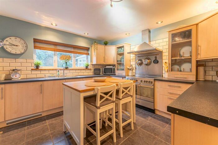 4 Bedroom Detached House For Sale In Lower End, Bubbenhall, Coventry, CV8