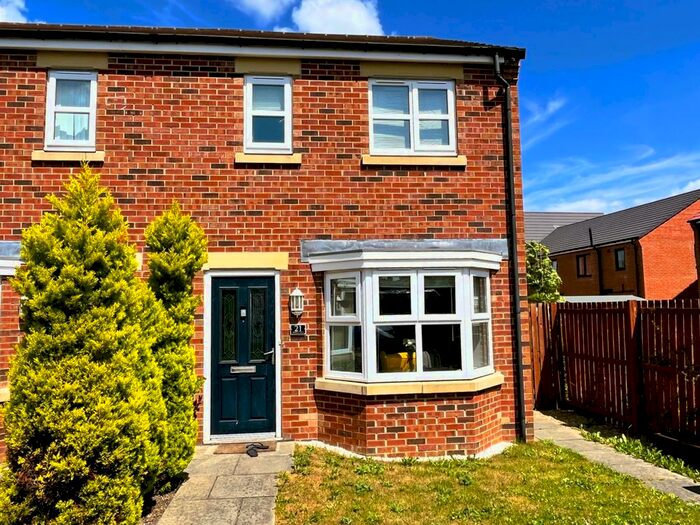 3 Bedroom Semi-Detached House To Rent In Sidings Place, Fencehouses, DH4