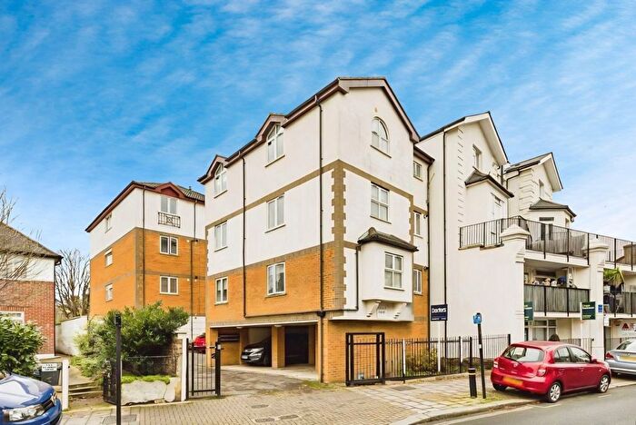 1 Bedroom Flat To Rent In Church Court, St Johns Road, Isleworth, TW7