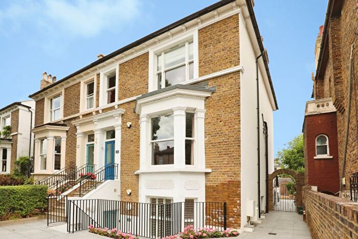 2 Bedroom Flat To Rent In Ranelagh Road, London, W5