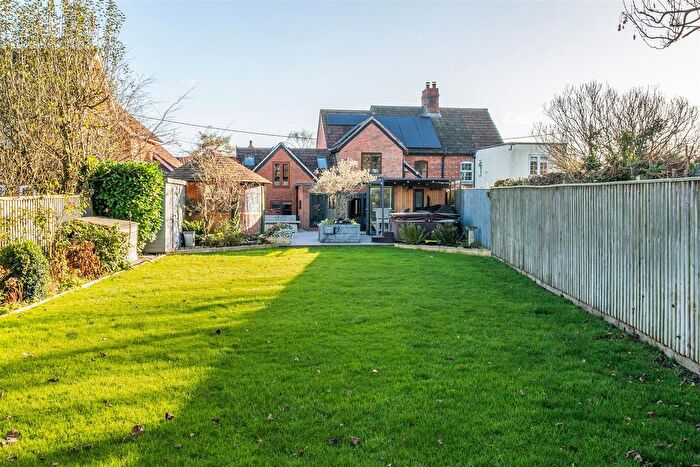 4 Bedroom Semi-detached House For Sale In High Street, Bulkington, SN10