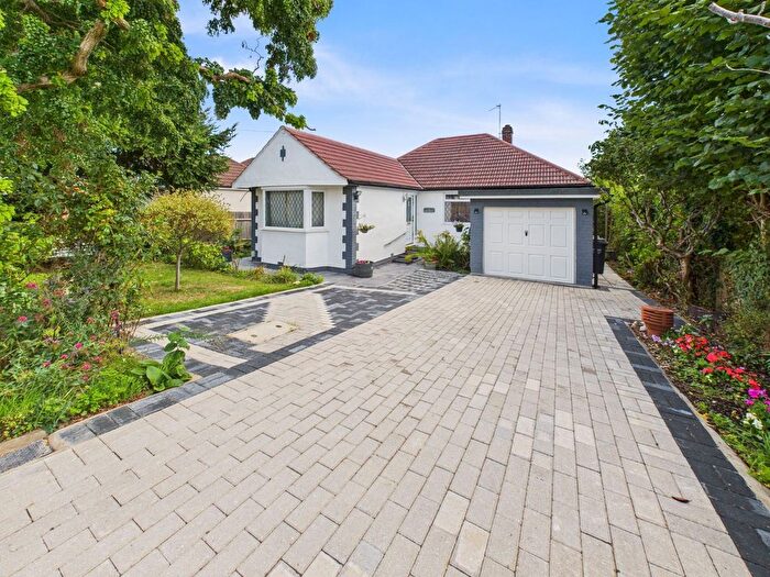 4 Bedroom Bungalow For Sale In Sycamore Close, Chalfont St. Giles, Buckinghamshire, HP8