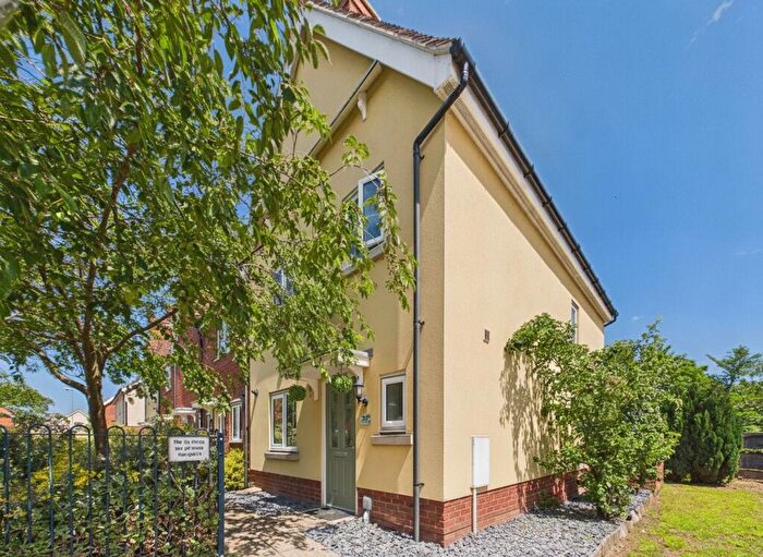3 Bedroom End Of Terrace House For Sale In Crocus Close, Eynesbury, St. Neots, PE19