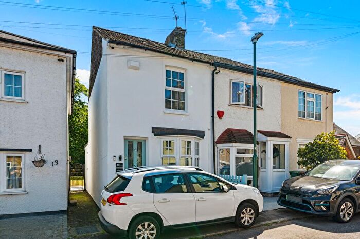 2 Bedroom End Of Terrace House For Sale In Upper Road, Wallington, SM6