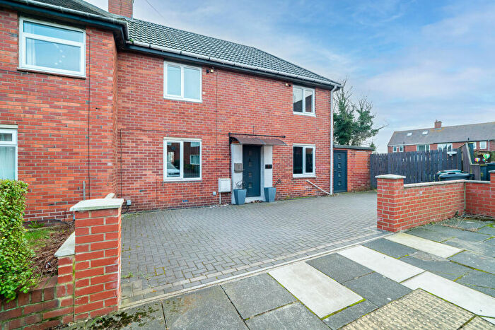 3 Bedroom Semi Detached House For Sale In Alston Close, Wallsend, Wallsend, NE28