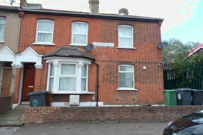 1 Bedroom Flat To Rent In Hamilton Road, London, E17