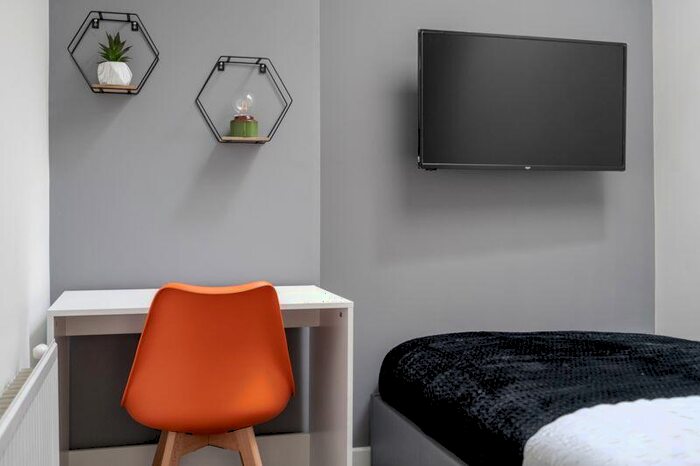 1 Bedroom House Of Multiple Occupation To Rent In House Share - Ash Grove, Bolton, Hmo -, BL1