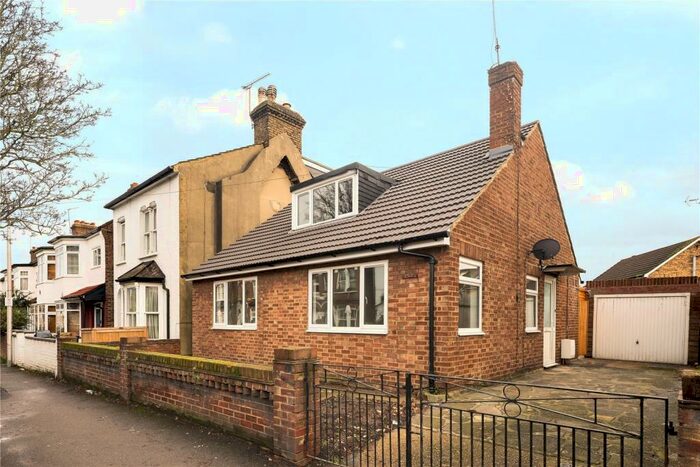 2 Bedroom Bungalow To Rent In Mulberry Way, South Woodford, London, E18