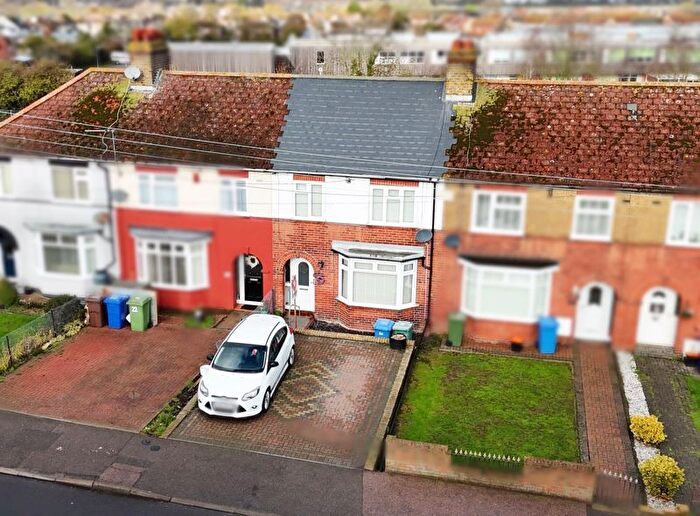 3 Bedroom Terraced House For Sale In Minster Road, Halfway, ME12