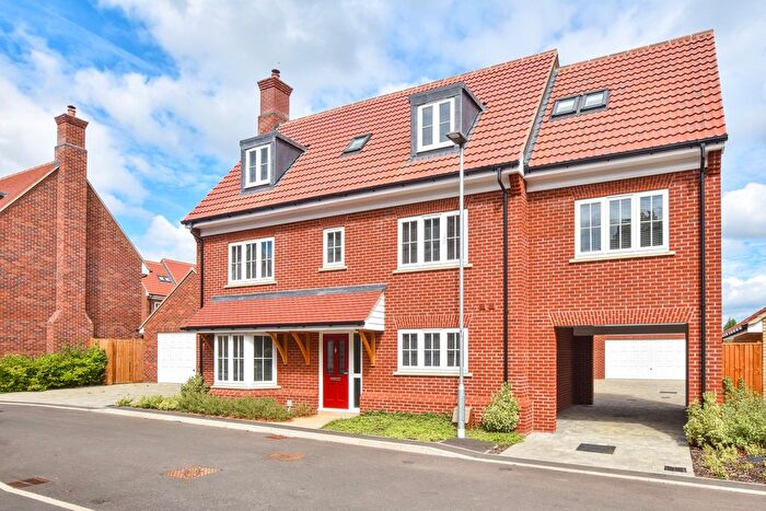 5 Bedroom Detached House For Sale In Aspen Terrace, Woodlands Park Drive, Dunmow, CM6