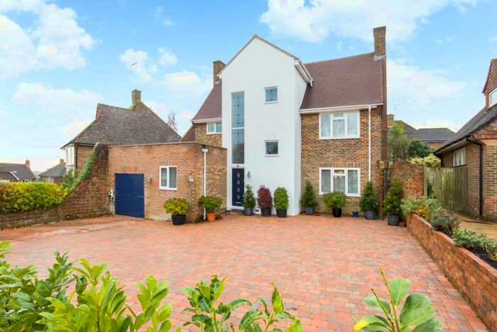 4 Bedroom Detached House To Rent In Barrowfield Cuckfield, RH17