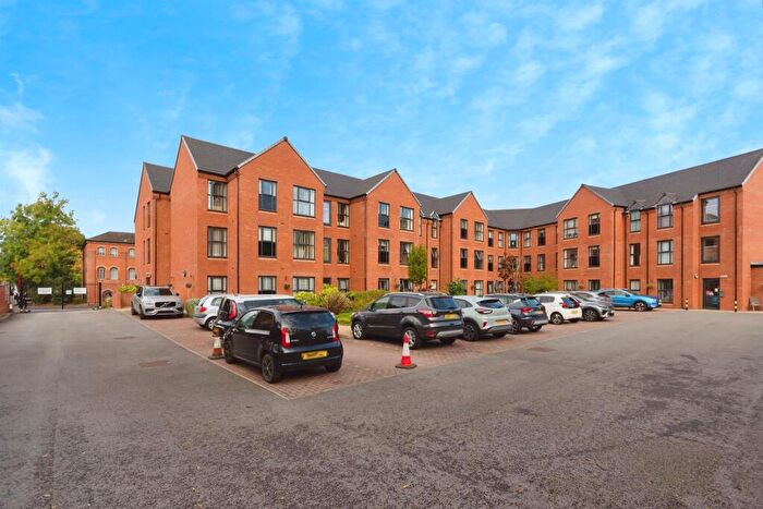 2 Bedroom Apartment For Sale In Clive Road, Redditch, B97