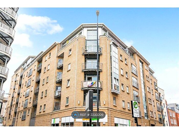 2 Bedroom Flat To Rent In Hamilton Court, Bristol, BS2