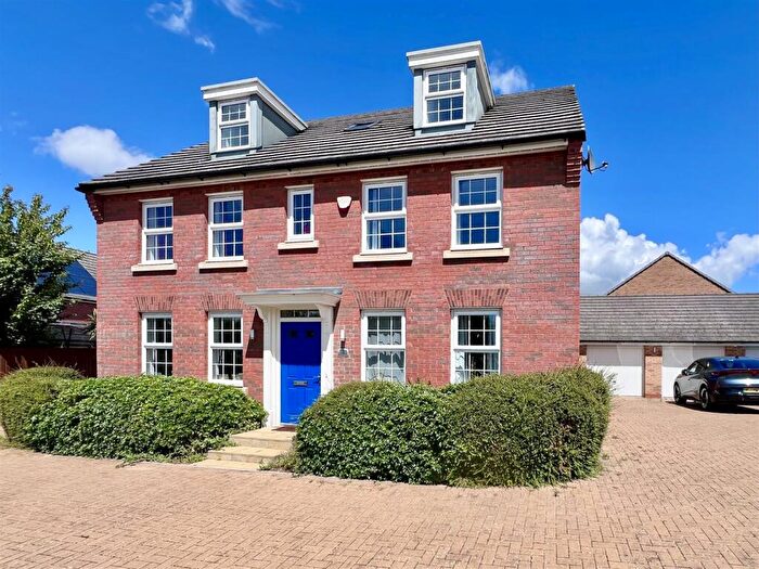 5 Bedroom Detached House For Sale In Marcellus Way, Fairfields, Milton Keynes, MK11