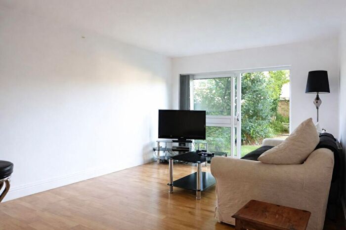 1 Bedroom Flat For Sale In Wellington Road, Enfield, EN1