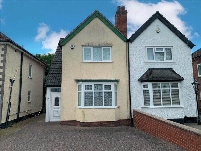 3 Bedroom Semi-Detached House For Sale In Gunner Lane, Rubery, Birmingham, B45