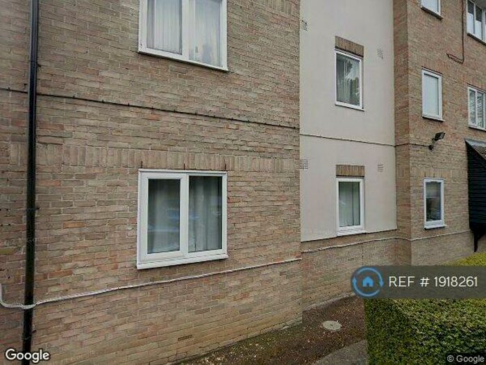 2 Bedroom Flat To Rent In Brooklands Walk, Chelmsford, CM2