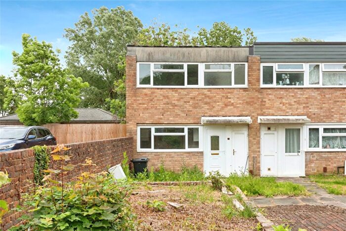 3 Bedroom End Of Terrace House For Sale In Langdale Close, Bletchley, Milton Keynes, MK2