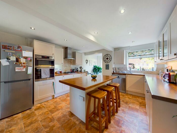 4 Bedroom End Of Terrace House To Rent In Robe End, Hemel Hempstead, Hertfordshire, HP1