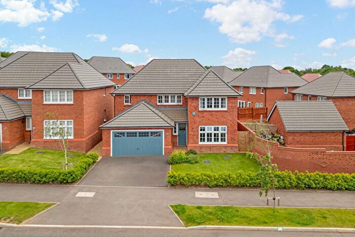 4 Bedroom Detached House For Sale In Lurtin Way, Daresbury, WA4
