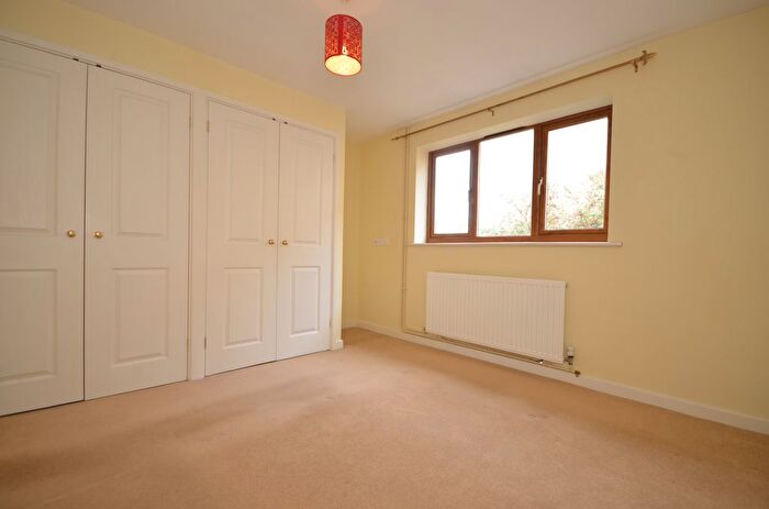 2 Bedroom Detached Bungalow For Sale In High Street, Earls Barton, Northamptonshire, NN6
