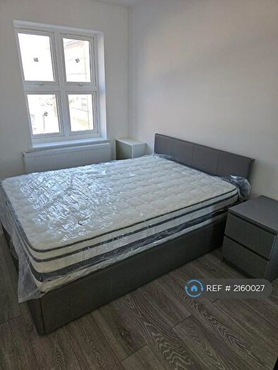 3 Bedroom Flat To Rent In High Street, Waltham Cross, EN8