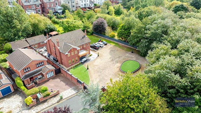 6 Bedroom Detached House For Sale In Palace Road, Birkdale, PR8