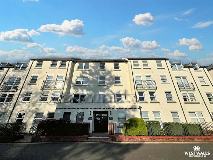 1 Bedroom Flat For Sale In The Parade, Carmarthen, SA31