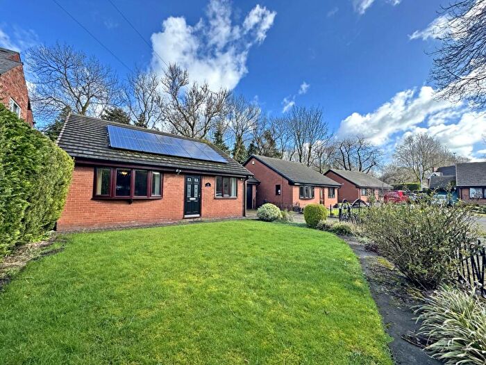 2 Bedroom Detached House For Sale In Park Crescent, Ashton-Under-Lyne, OL6